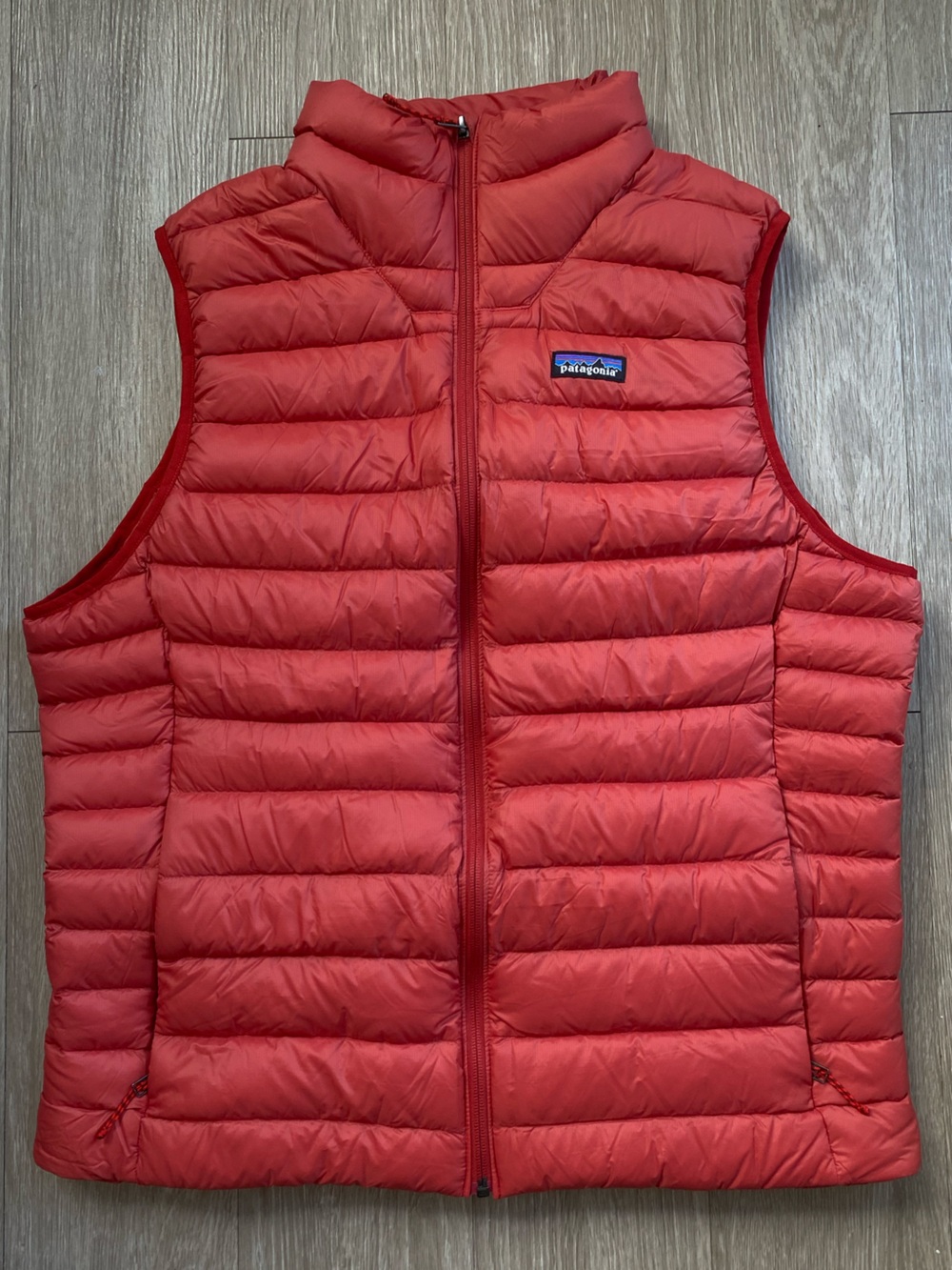 Patagonia Men's Down Sweater Vest Large Amanita Red Puffer Full Zip 84623 NEW